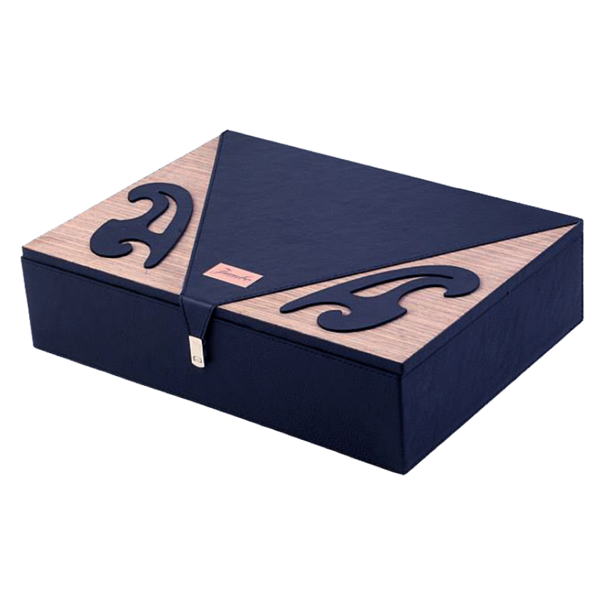 Коробка из экокожи с декором и вставками